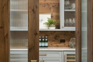 butlers-pantry-with-readed-glass-doors
