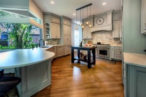 Kitchen-with-rift-cut-white-oak-wood-floor